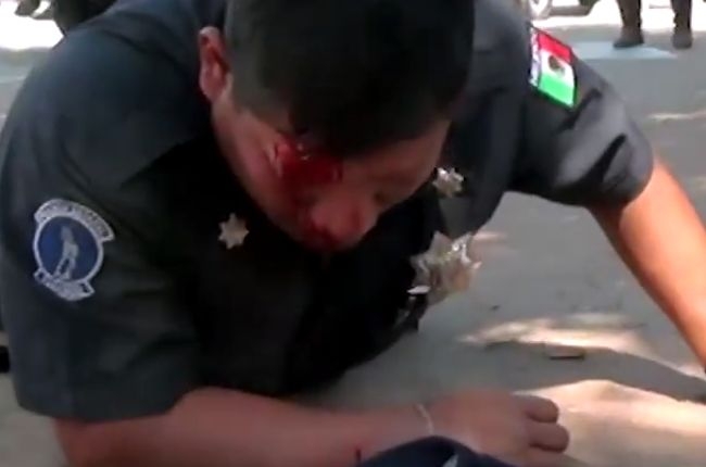 VIDEO: Golpiza entre policías de Tabasco durante paro laboral