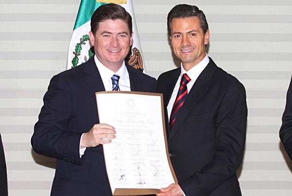 Otro mandatario, Rodrigo Medina de NL, acusado de lavar dinero