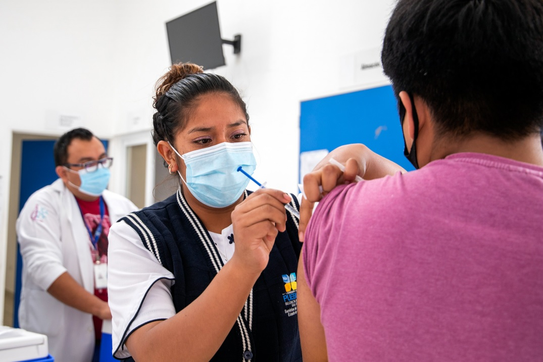 Del 2 al 4 septiembre vacunación COVID en 77 municipios de Puebla