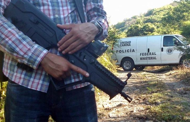 Hallan nueva fosa clandestina cerca del basurero de Cocula