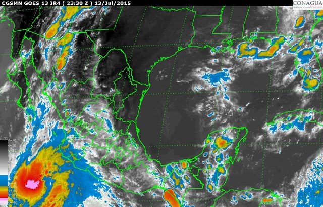 “Dolores” avanza sobre el Pacífico con potencial de huracán