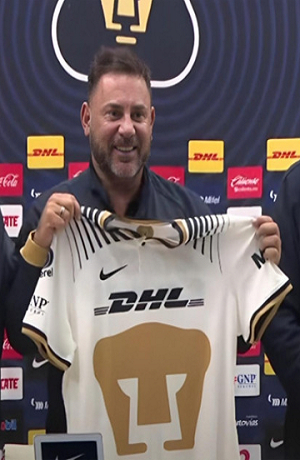 Pumas presenta a Mohamed como nuevo DT