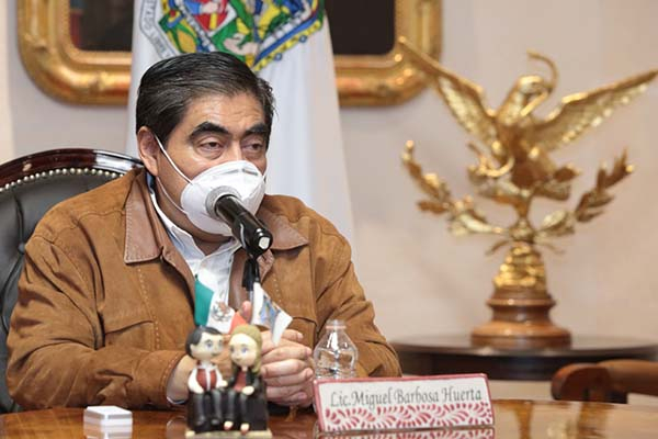 Miguel Barbosa llama a confiar en la estrategia de vacunación