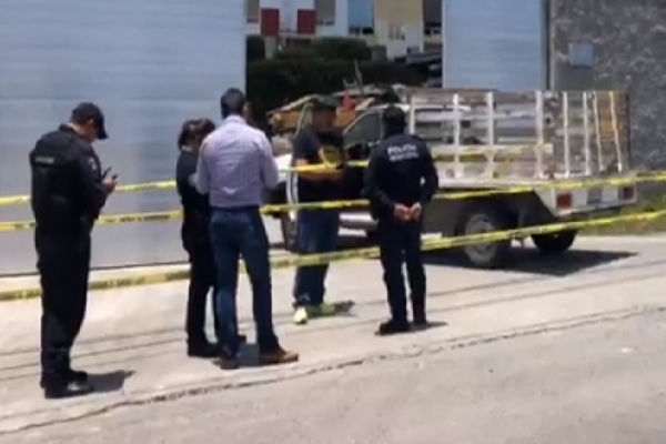 Atraco a cuentahabiente desató balacera en la Recta a Cholula; al menos un lesionado