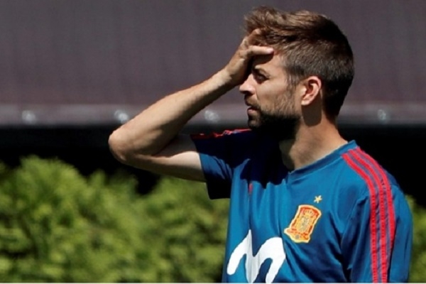 Piqué alertó a España por molestias en la rodilla