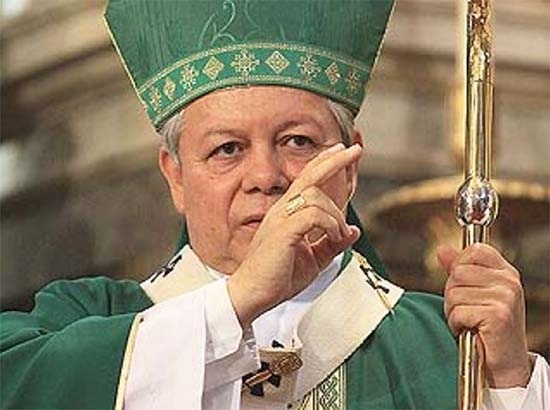 Arzobispo de Puebla oficia misa por el eterno descanso de Porfirio Díaz