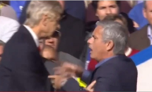 VIDEO: Mourinho y Wegner se agreden en la Premiere League