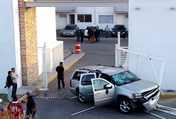 Paracaidistas enfrentaron a ministeriales para evitar desalojo