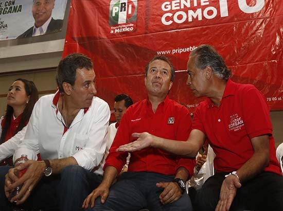 César Camacho no llena ni el Country de San Manuel