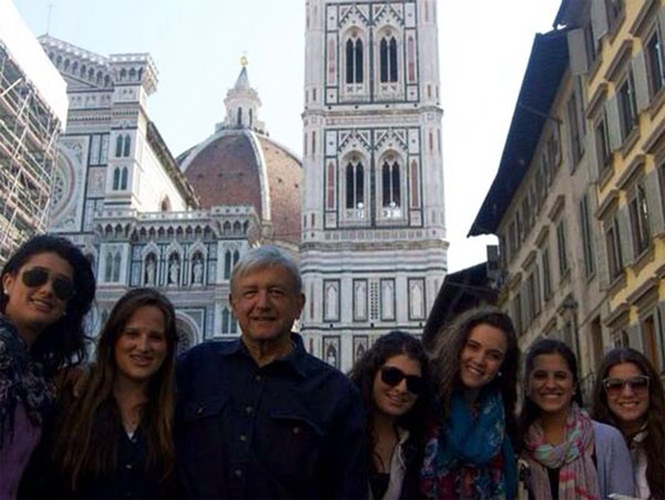 Circula en redes presunta foto de AMLO en viaje por Italia