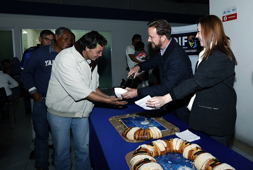 Luis Banck y Susy Angulo conviven con usuarios del Dormitorio Municipal