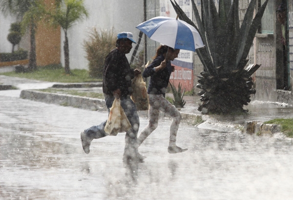 Lluvias fuertes en Puebla por onda tropical No.1 en el Pacífico