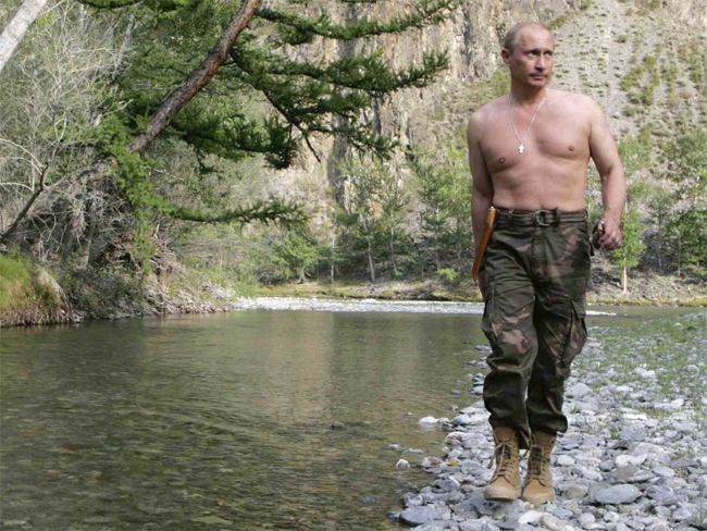 FOTOS: Vladimir Putin, de intrépido cazador a romántico pianista