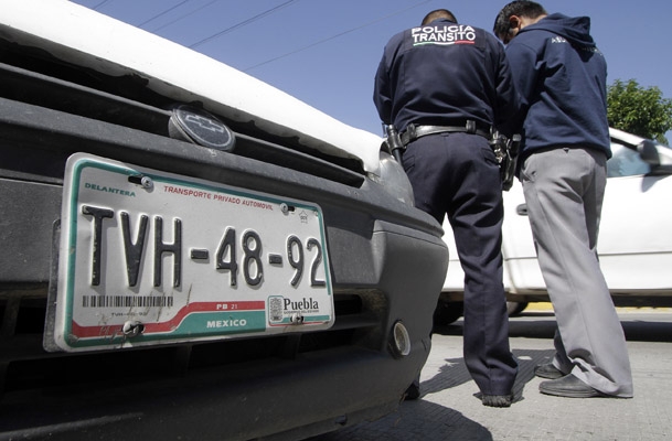 19 autos detenidos con placas viejas en Puebla; no habrá operativo especial