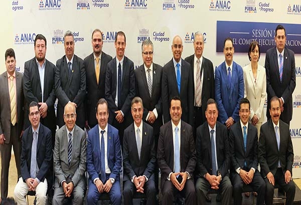 Alcaldes panistas piden que Federación pague predial de sus propiedades