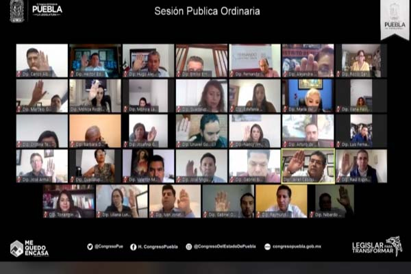 Congreso de Puebla guarda minuto de silencio por muertos de COVID-19