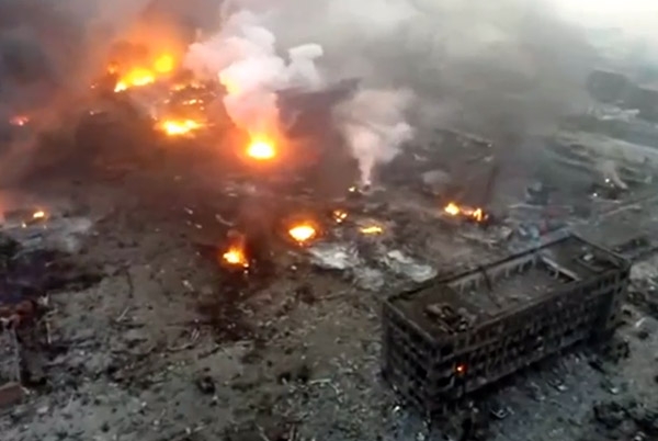 VIDEO: Drones captan devastación tras mega explosión en China
