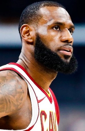 Lakers presenta el jersey que usará LeBron James