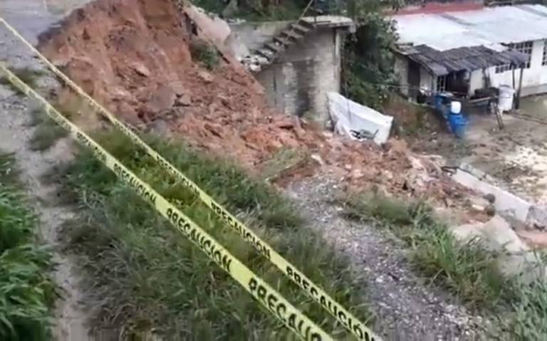 Alud arrastra vivienda en Xicotepec, no hubo víctimas