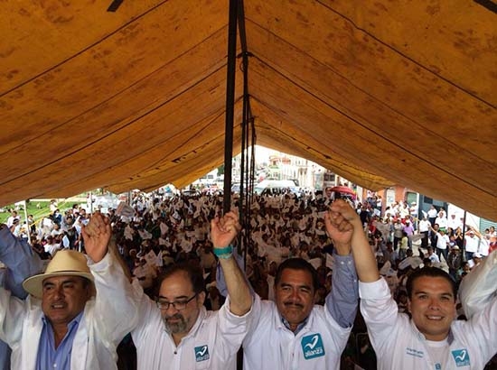 Nueva Alianza cerró campaña en Acajete; estuvo Castro Obregón