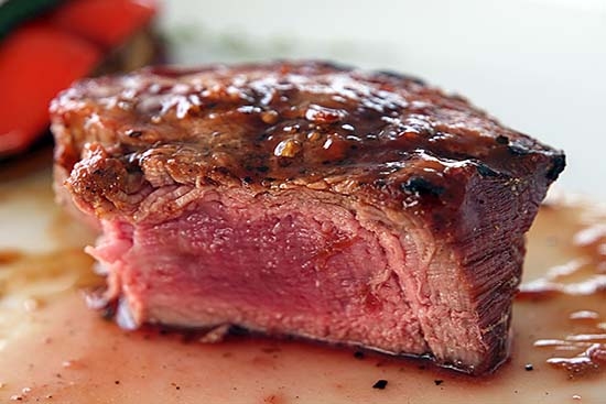 ¿Comes carne roja en exceso? Tu salud corre peligro