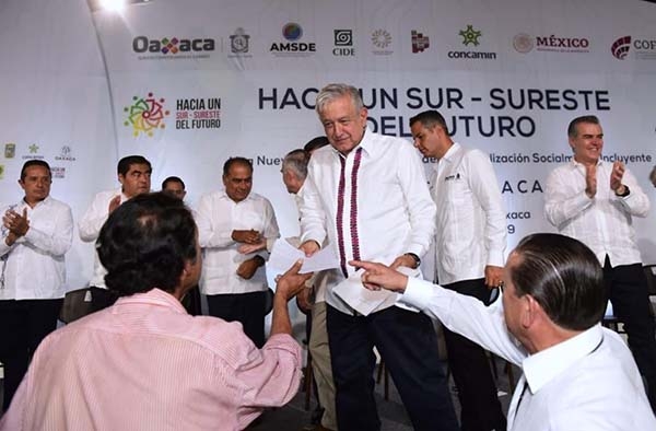 Barbosa se suma a la firma del “Pacto Oaxaca”