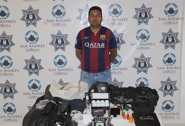 San Andrés Cholula detiene a ladrón de vehículos en la entrada de Lomas de Angelópolis