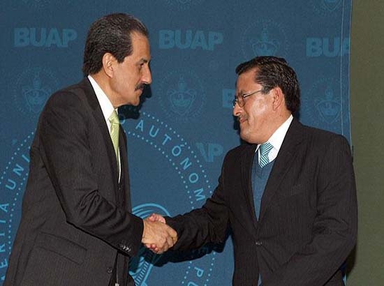 Rector de la BUAP asiste a informe en Ciencias de la Computación
