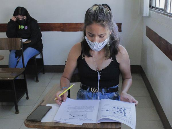 ¿Eres adulto y quieres concluir la primaria y la secundaria?