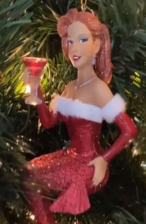 Thalía ya presume su árbol de navidad en redes sociales