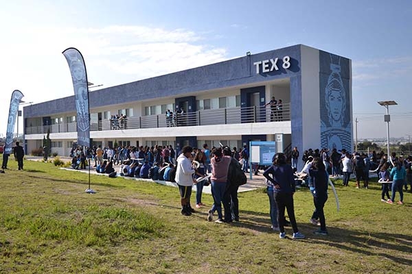 BUAP: Esparza Ortiz inauguró nuevo edificio de la preparatoria Emiliano Zapata en San Martín Texmelucan