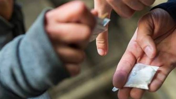 Hay venta de drogas en primarias de Puebla Capital: regidora