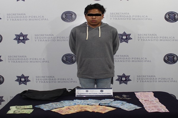 Cayó sujeto que robó cajero de cobro en estacionamiento de Plaza Solesta