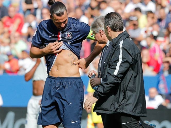 Ibrahimovic, fuera un mes por lesión en las costillas
