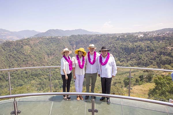 Embajador de Suiza en México visitó el Pueblo Mágico de Zacatlán, Puebla