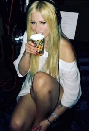 Avril Lavigne lanza nueva producción musical