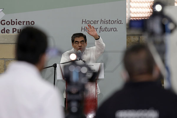 MBH entrega rehabilitación de mercados en San Salvador El Seco y Huejotzingo