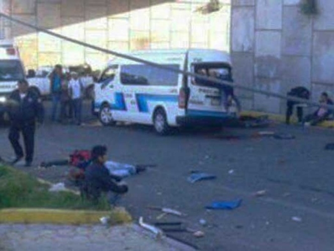 Dos muertos y 18 heridos tras colisión entre unidades de transporte público en Tlaxcala