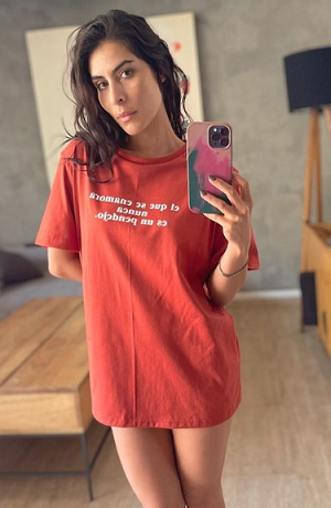María León cautiva con post en redes sociales