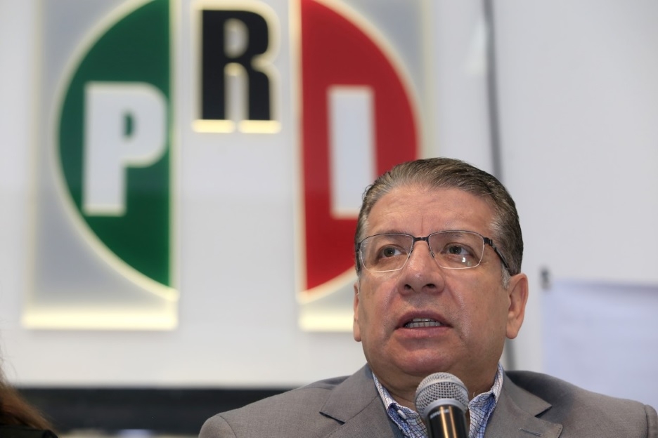 Doger reconoce que Martha Erika va arriba en cifras oficiales