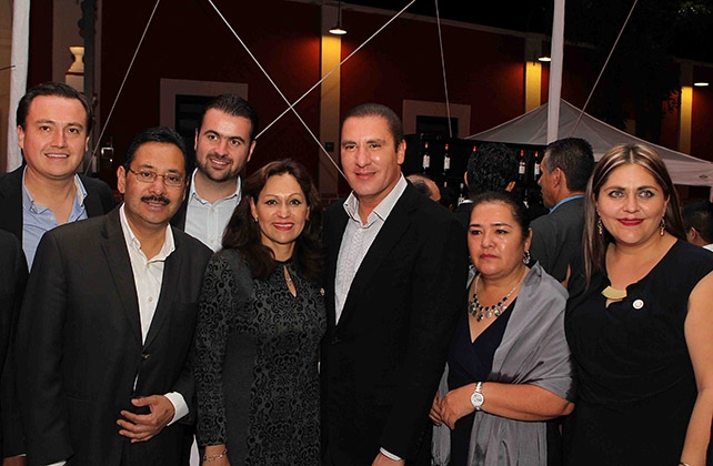 RMV ofrece cena de bienvenida a diputados locales de todo el país