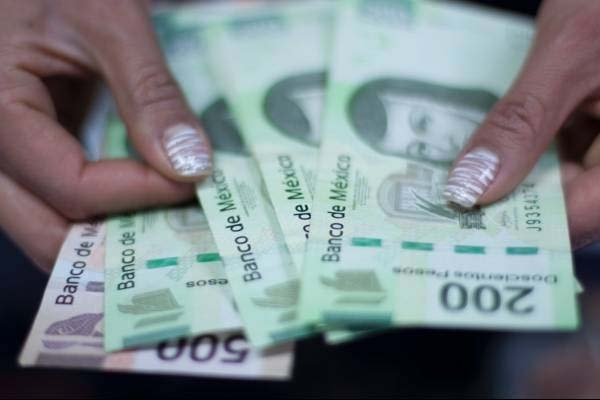 En Puebla tres de cada 10 trabajadores independientes sólo ganan un salario mínimo: INEGI