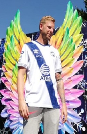 Club Puebla presentó a Cristian Menéndez en el parque de El Carmen