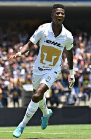 Pumas se impone 2-0 a Rayados y está en la pelea rumbo a la liguilla