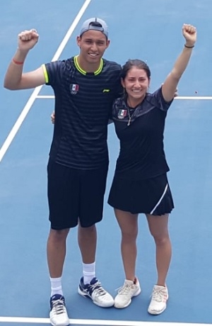 Alan Núñez, tenista poblano, medalla de bronce en dobles mixtos de los JCC