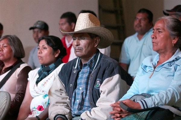 CNDH pide medidas precautorias para familiares de normalistas