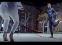 VIDEO: Alessandra Ambrosio y Neymar protagonizan sexy comercial