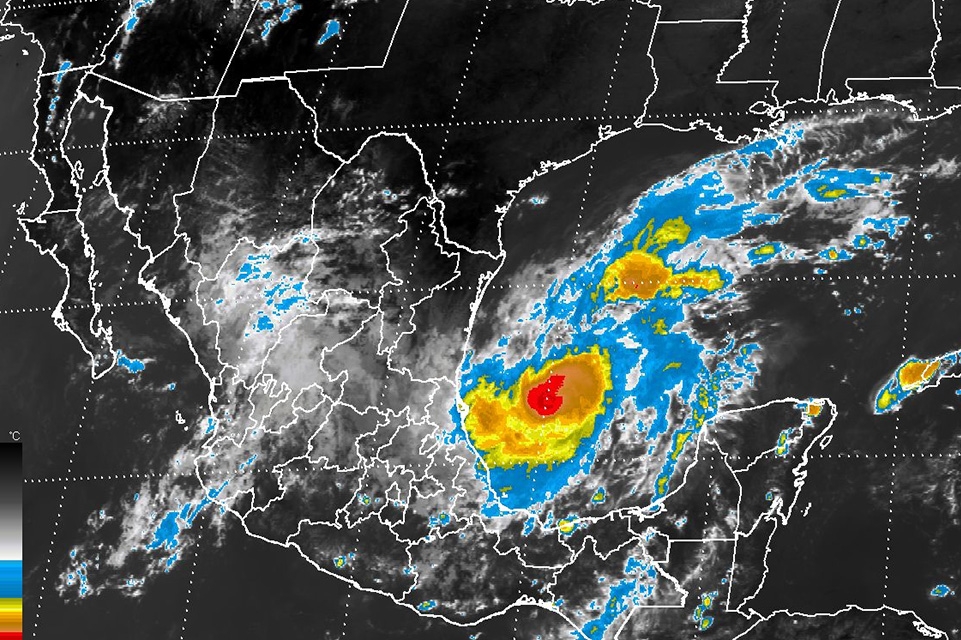 Huracán “Katia”, estacionado 48 horas en el Golfo, aumenta peligrosidad