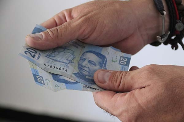 En Puebla tres de cada 10 trabajadores independientes solo ganan un salario mínimo: INEGI