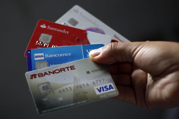 Clonan en el DF tarjetas de crédito robadas en Puebla